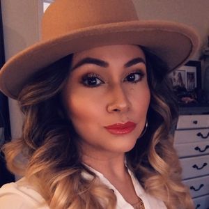 Meet your Posher, Tori